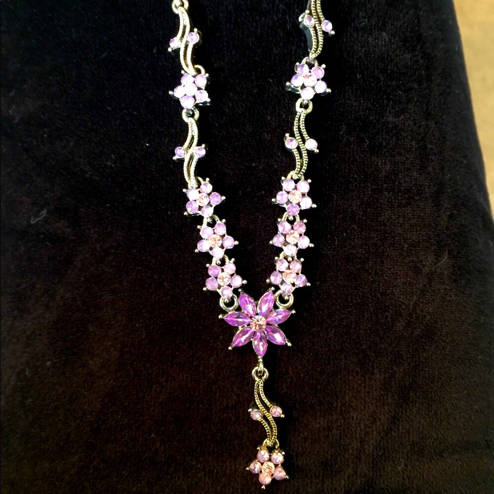 Beautiful purple lavender jewel flower necklace